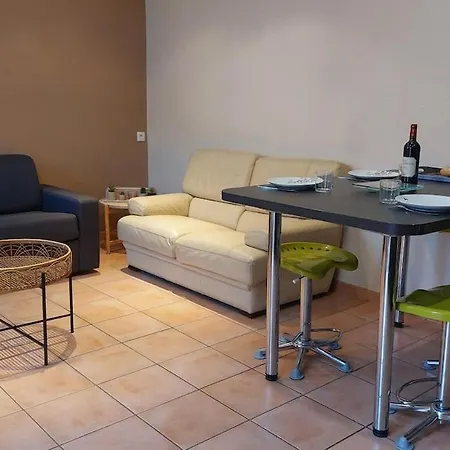 T2 A 5min Des Plages Apartment